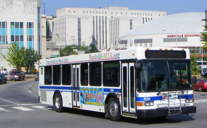 Nashville MTA Gillig Advantage 656